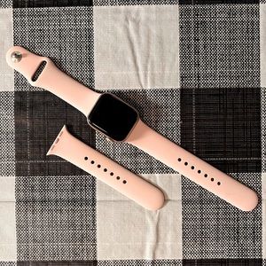 *SOLD* Apple Watch Series 5 40mm